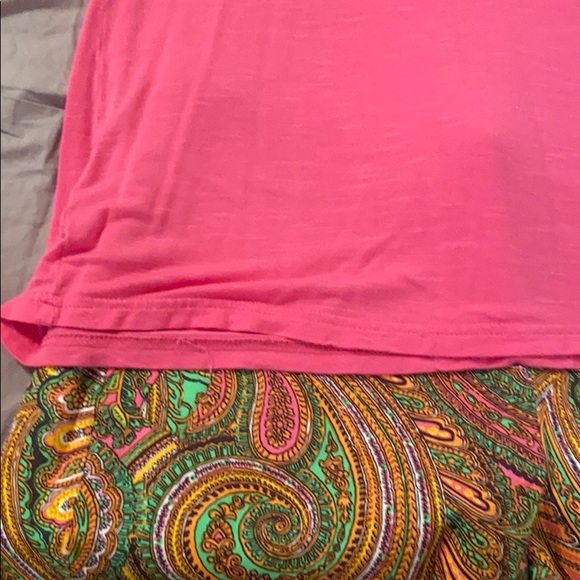 Like new pink ruffle tank size M - Picture 3 of 4